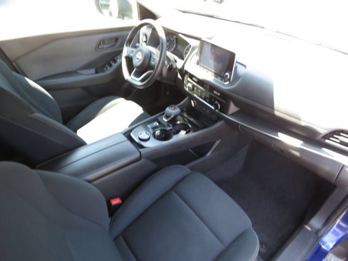 Used 2023 Nissan Rogue S AWD/4WD image 14