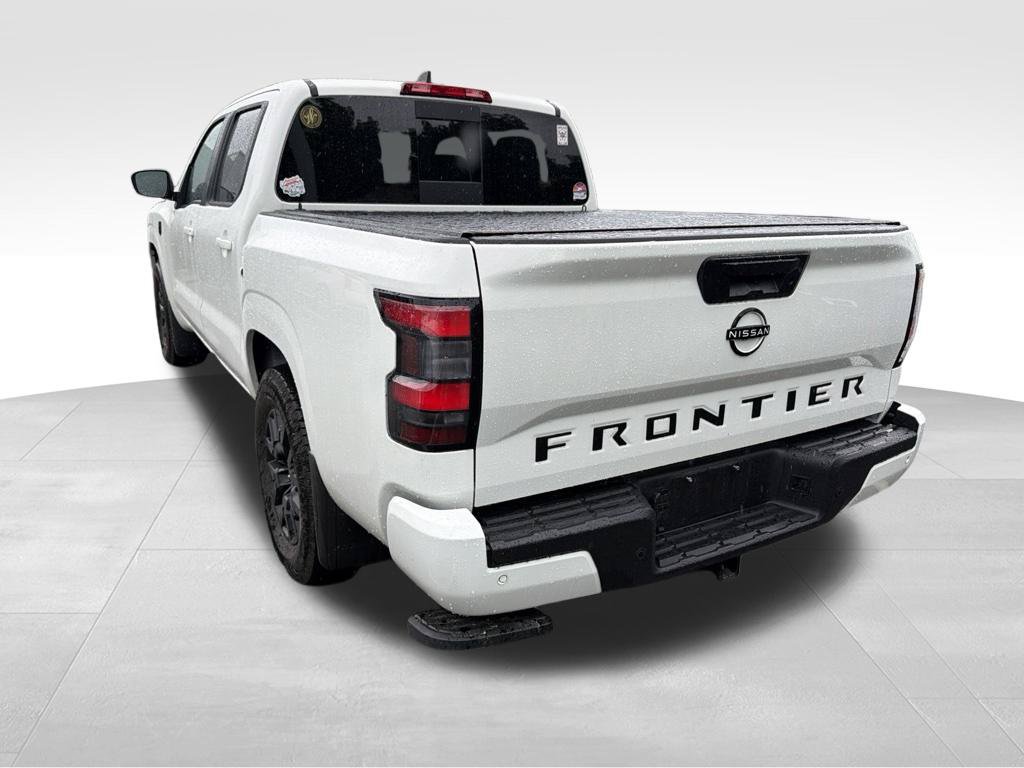 Used 2026 Nissan Frontier SV w/ Tow Package RWD image 3