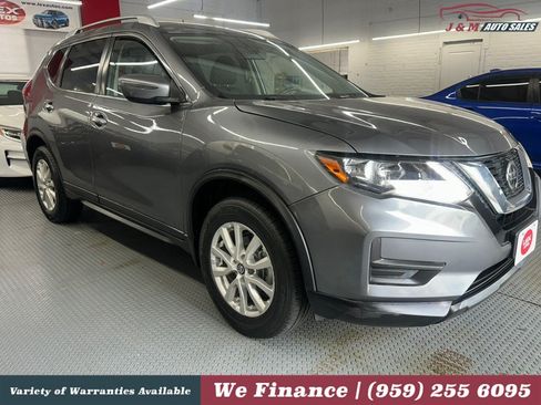 Used 2019 Nissan Rogue SV AWD/4WD image 3