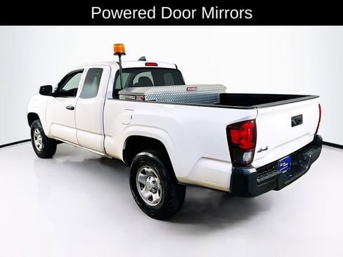 Used 2022 Toyota Tacoma SR AWD/4WD image 4