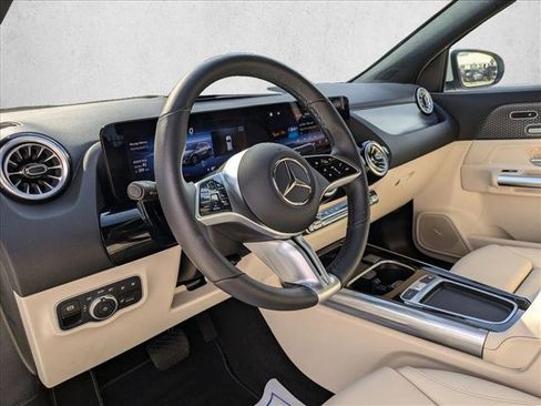 Certified 2025 Mercedes-Benz GLA 250 4MATIC w/ Exclusive Package image 9