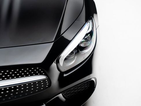 Used 2019 Mercedes-Benz SL 550 image 12