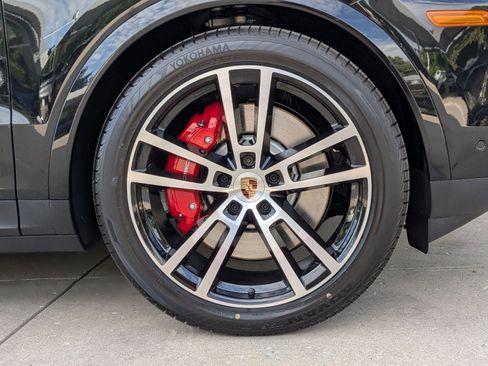 New 2026 Porsche Cayenne S image 29