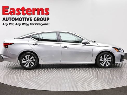 Used 2023 Nissan Altima 2.5 S FWD image 4