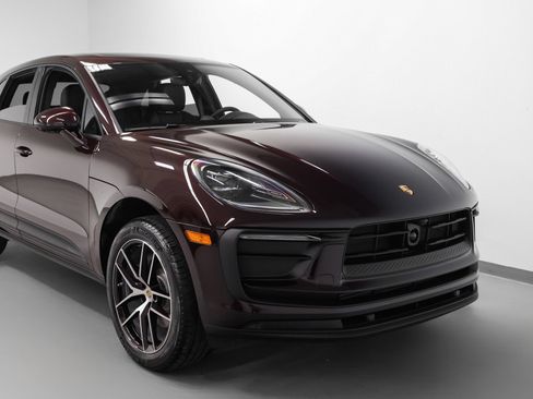 Certified 2026 Porsche Macan AWD/4WD image 9