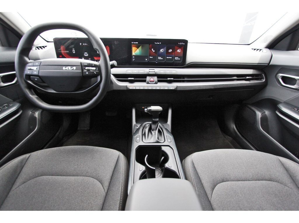 Used 2025 Kia K4 FWD image 10
