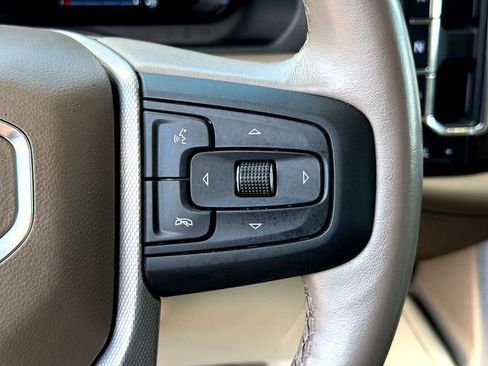 Used 2023 GMC Yukon XL Denali image 12