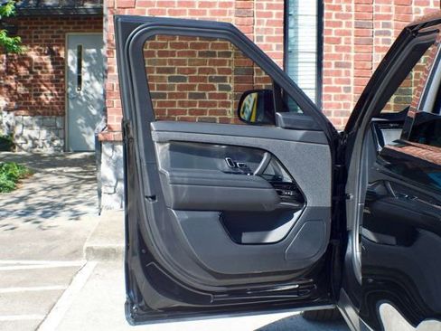 Used 2024 Land Rover Range Rover Sport SE image 17