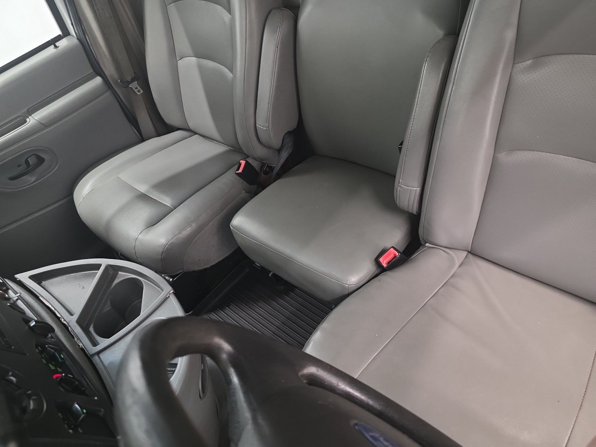 Used 2012 Ford E-450 and Econoline 450 Super Duty RWD image 22