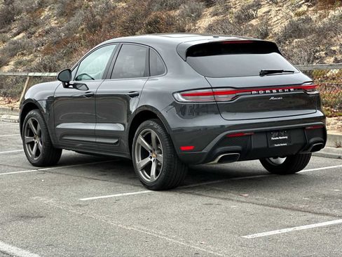 Used 2025 Porsche Macan image 3