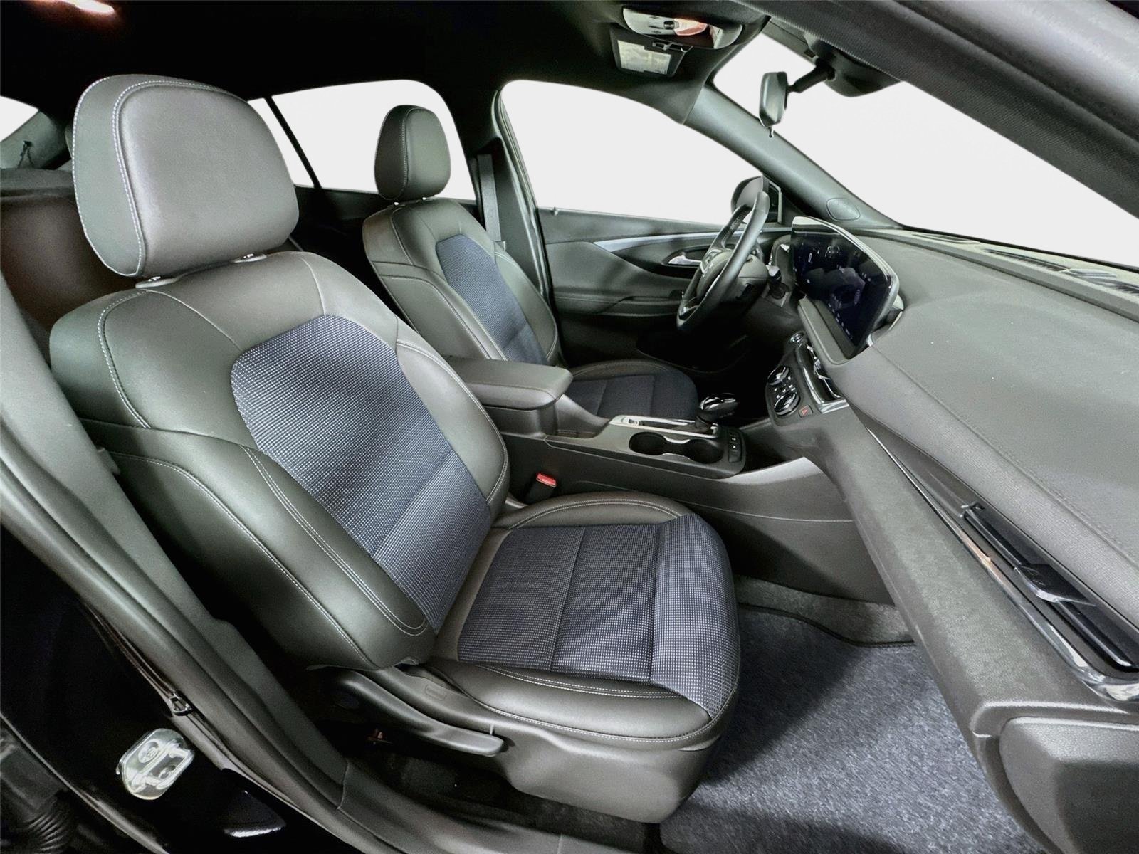New 2026 Buick Envista Sport Touring w/ Convenience I Package FWD image 26