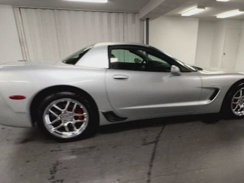 Used 2001 Chevrolet Corvette Z06 w/ Memory Pkg RWD image 9