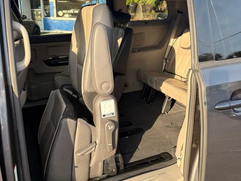 Used 2016 Kia Sedona EX FWD image 20