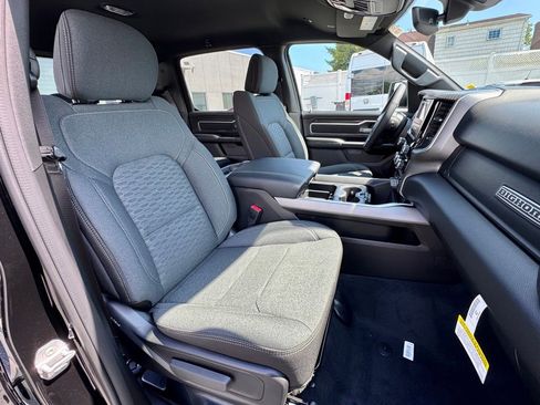 New 2026 RAM 1500 4x4 Crew Cab image 19