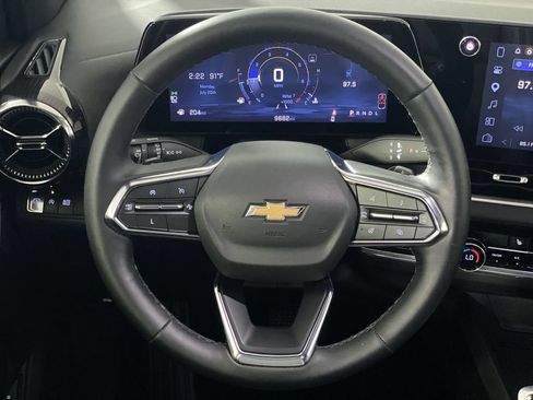 Used 2025 Chevrolet Equinox LT FWD image 16