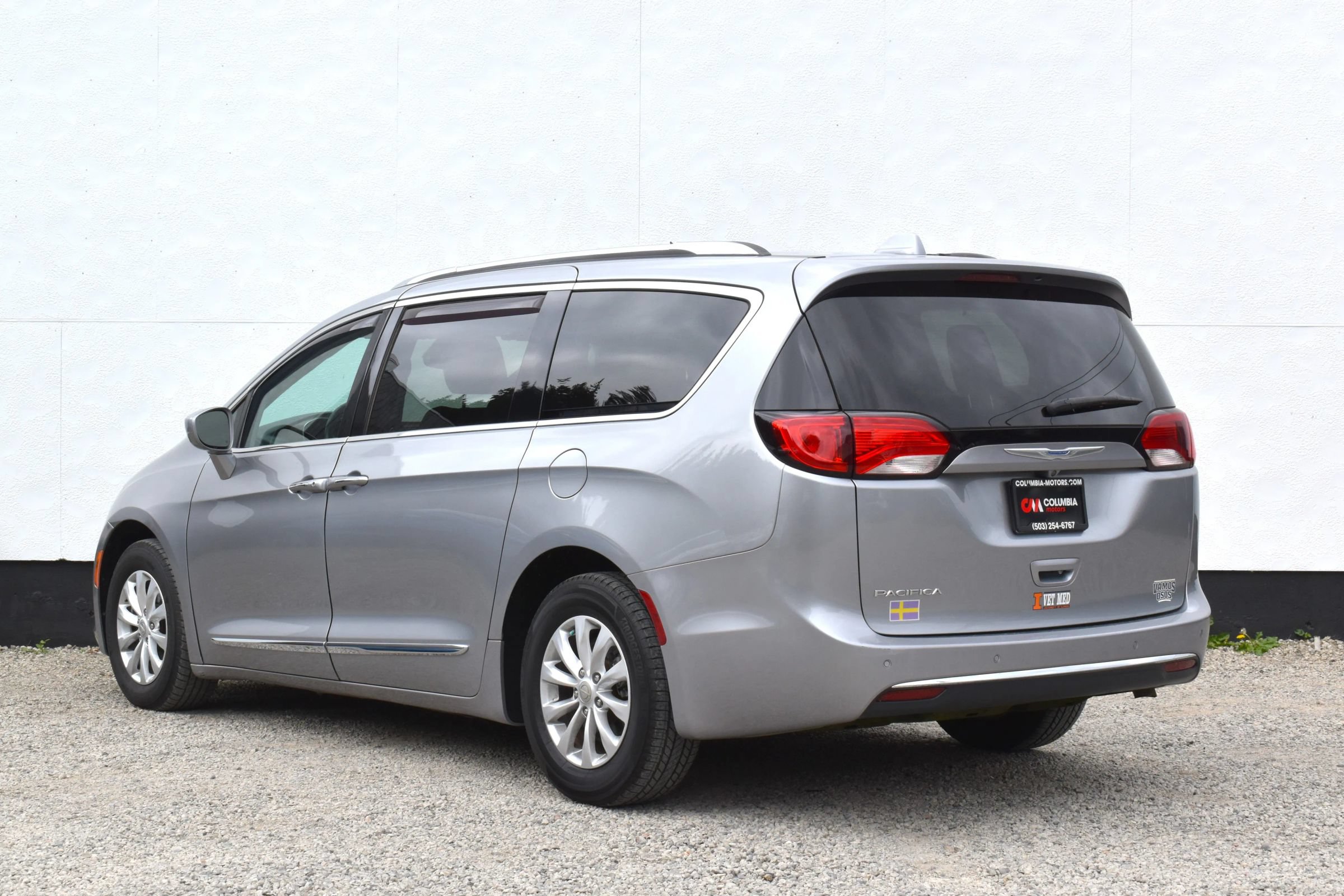 Used 2018 Chrysler Pacifica Touring-L FWD image 39