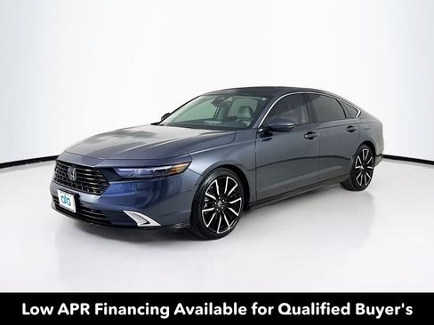 Used 2025 Honda Accord Touring image 3