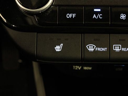 Certified 2025 Hyundai Elantra Limited image 24