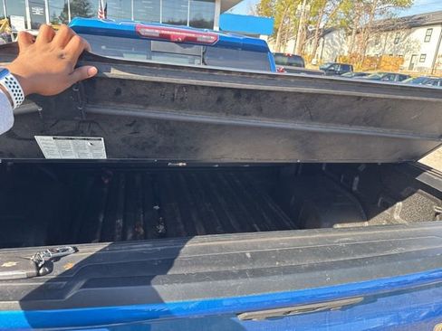 Used 2022 Chevrolet Silverado 1500 ZR2 w/ Technology Package image 29