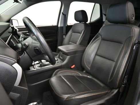 Used 2020 Chevrolet Traverse LT w/ LT Premium Package image 10