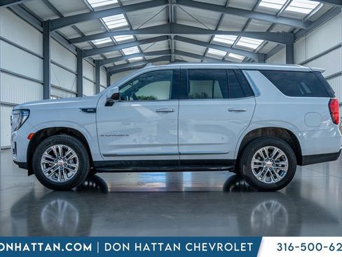 Used 2023 GMC Yukon SLT image 2