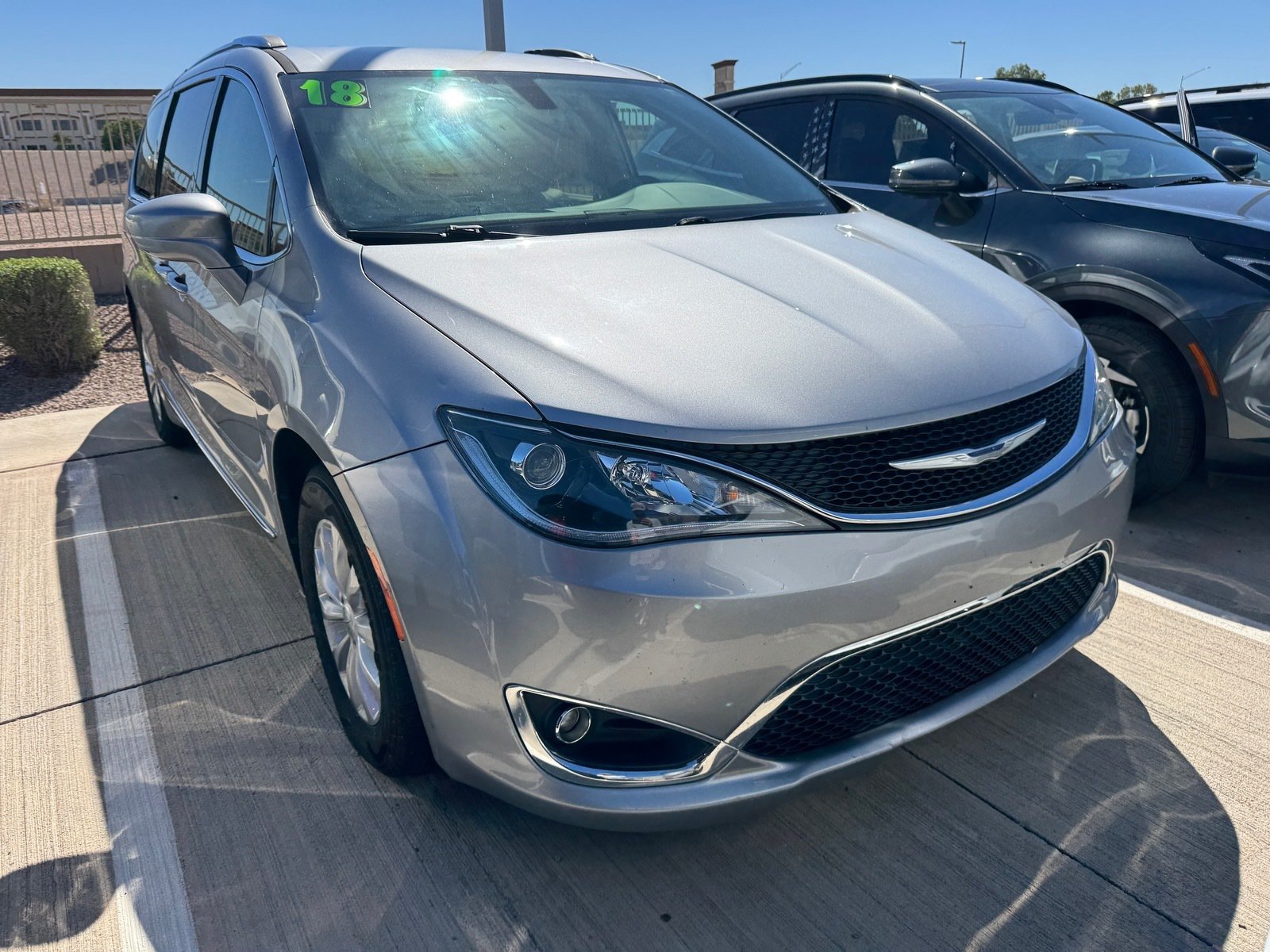Used 2018 Chrysler Pacifica Touring-L Plus FWD image 5