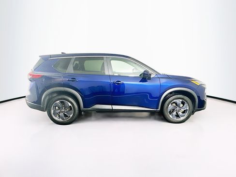 Used 2024 Nissan Rogue SV FWD image 10