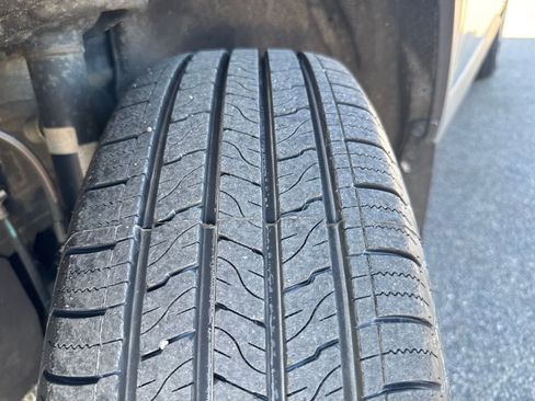 Used 2021 Toyota RAV4 LE image 39