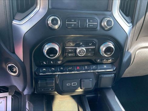 Used 2019 GMC Sierra 1500 SLT w/ SLT Premium Plus Package AWD/4WD image 31