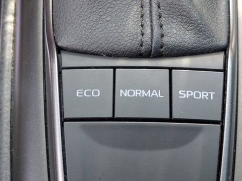 Used 2023 Toyota Camry SE FWD image 20