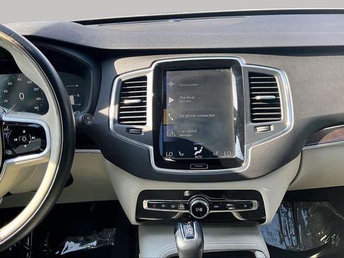 Used 2019 Volvo XC90 T5 Momentum w/ Protection Package FWD image 7