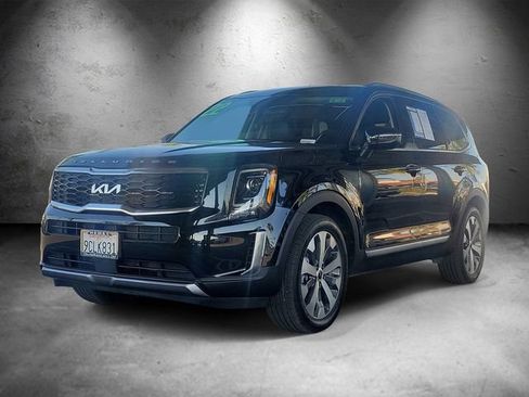 Used 2022 Kia Telluride S FWD image 5