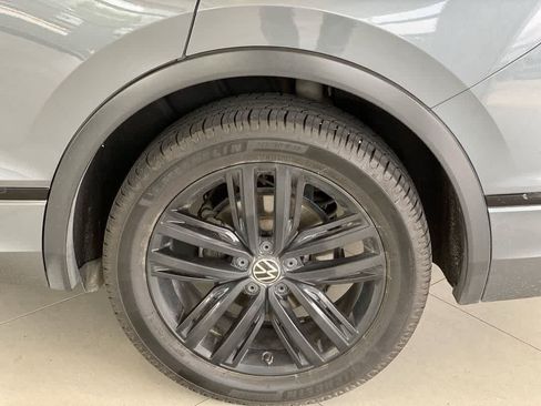 Used 2022 Volkswagen Tiguan SE R-Line AWD/4WD image 13