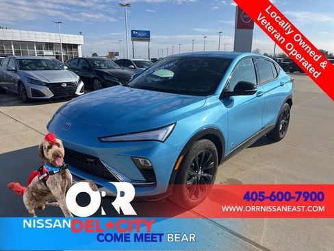 Used 2025 Buick Envista Sport Touring image 1