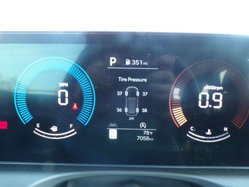 Used 2025 Hyundai Tucson SE image 23