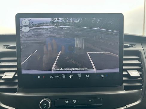 Used 2022 Ford E-Transit 148 High Roof Extended image 25