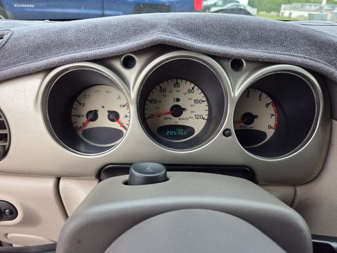 Used 2002 Chrysler PT Cruiser FWD image 24