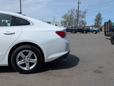Used 2025 Chevrolet Malibu LS FWD image 10