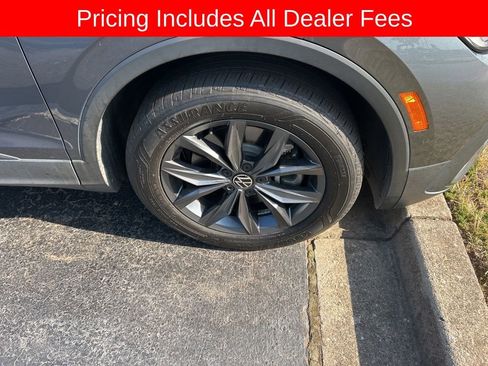 Used 2022 Volkswagen Tiguan SE FWD image 2