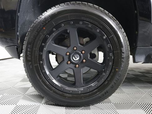 Used 2012 Chevrolet Avalanche LT w/ Suspension Package, Off-Road image 9