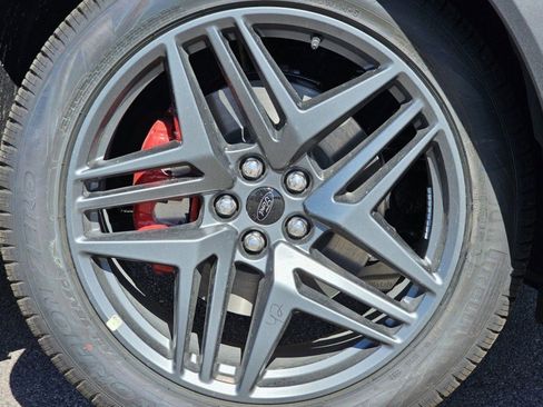 Used 2025 Ford Explorer ST image 14