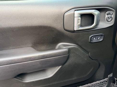 Used 2022 Jeep Wrangler Sport AWD/4WD image 21