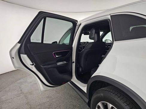 Certified 2025 Mercedes-Benz GLC 300 image 16