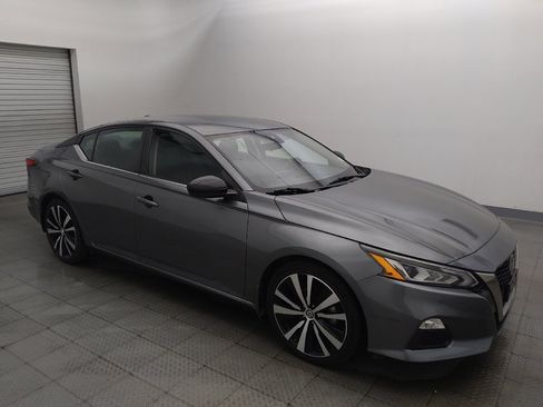 Used 2022 Nissan Altima 2.5 SR FWD image 11