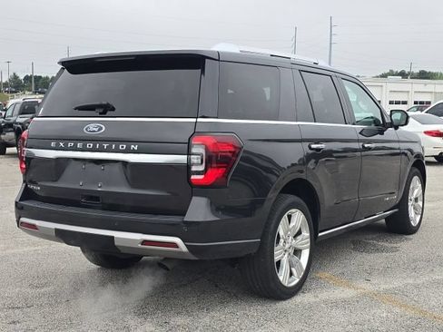 Used 2023 Ford Expedition Platinum RWD image 5
