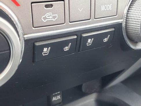 Used 2019 Toyota Tundra 4x4 CrewMax image 25