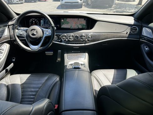 Used 2020 Mercedes-Benz S 560 4MATIC Sedan w/ AMG Line Exterior image 16