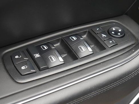 Used 2019 Maserati Levante GranLusso AWD/4WD image 25