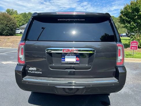 Used 2020 GMC Yukon Denali w/ Denali Premium Package RWD image 21