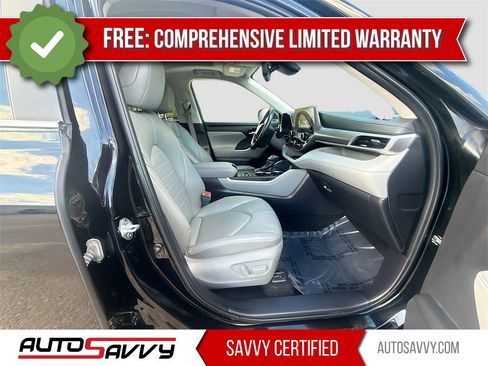 Used 2024 Toyota Highlander XLE image 30